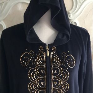 Woman’s Jacket by ONQUE WOMAN.